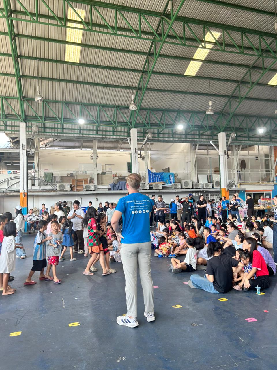Mewayz-Team bei einem Community-Spendentag in Hat Yai, Thailand